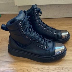 Dr. Marten's Womens Kayla Leather Boots w Black with Chrome Toes